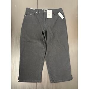 New Gloria Vanderbilt black capris size 14
